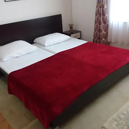 Apartment Lajlas *